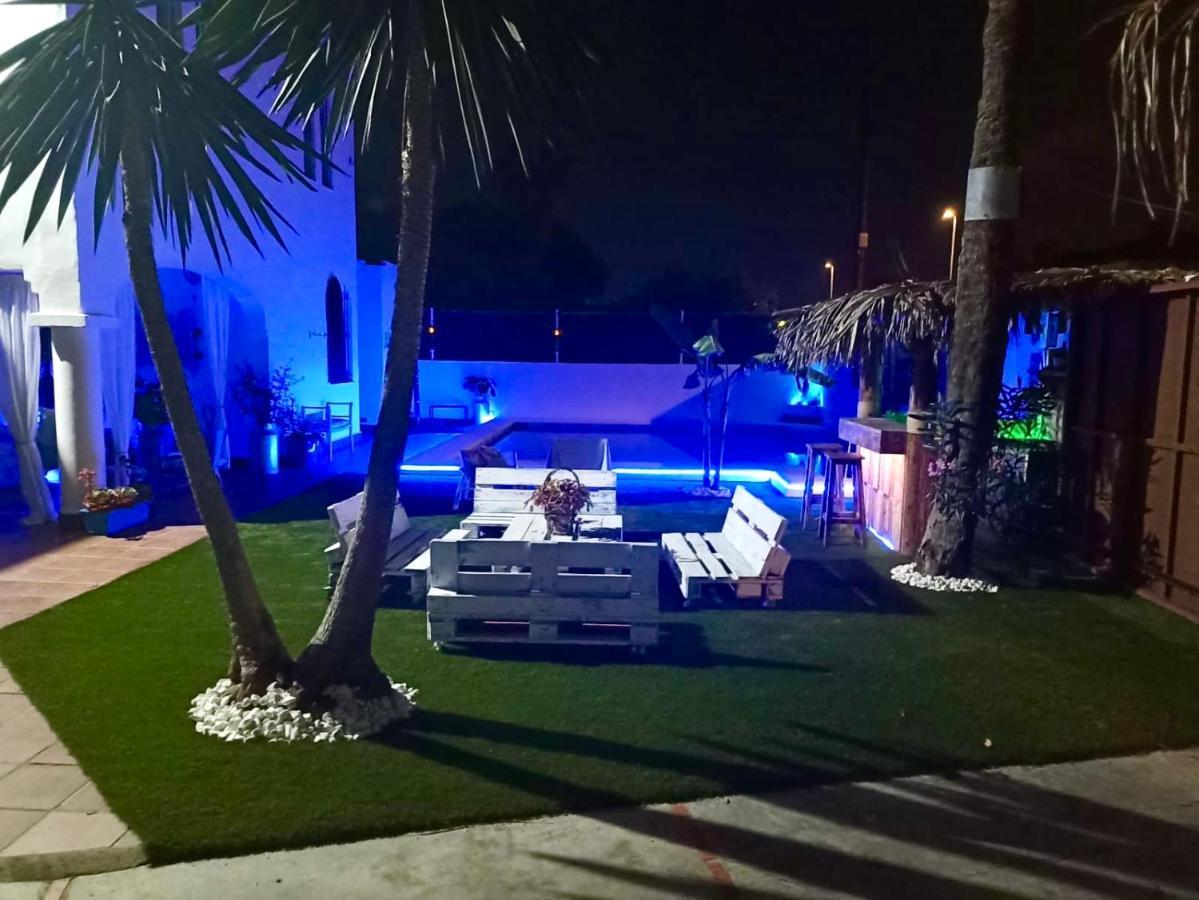 Gatu Premium Villa Lurberri Piscina Privada, 4 Dormitorios, 2 Banos, Parking , Jardines, " Preferente Mayores De 25 Anos Y Familias " In Y Barbacoa Chiclana de la Frontera Eksteriør bilde